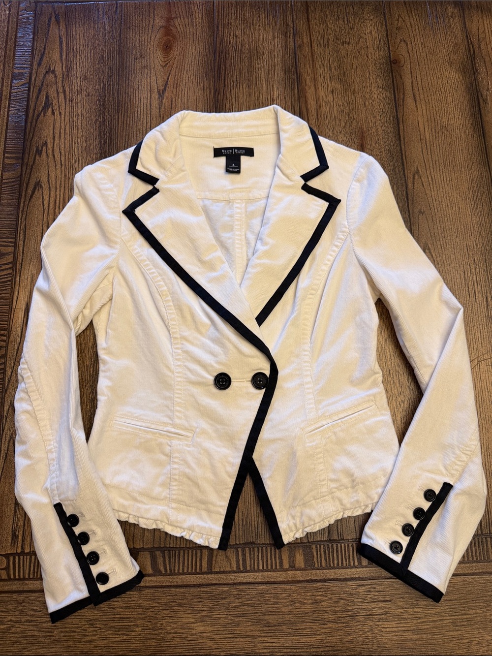 White House Black Market White Blazer with Black Trim